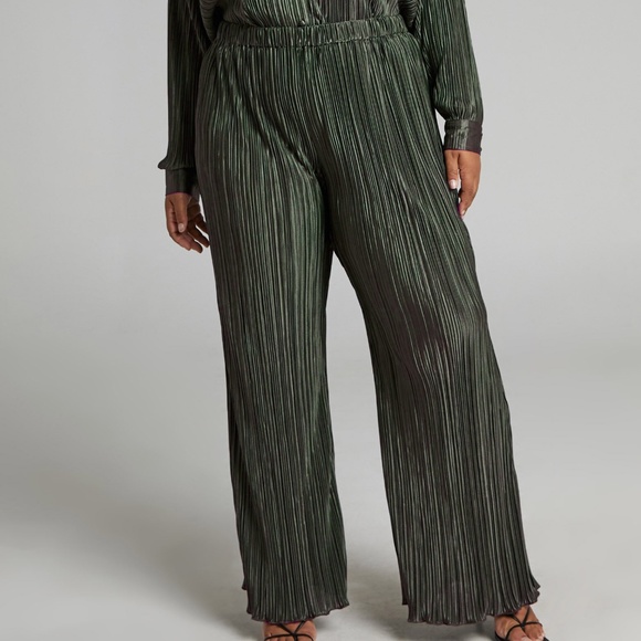 High Waisted Plisse Flare Pants - Olive - Picture 1 of 4